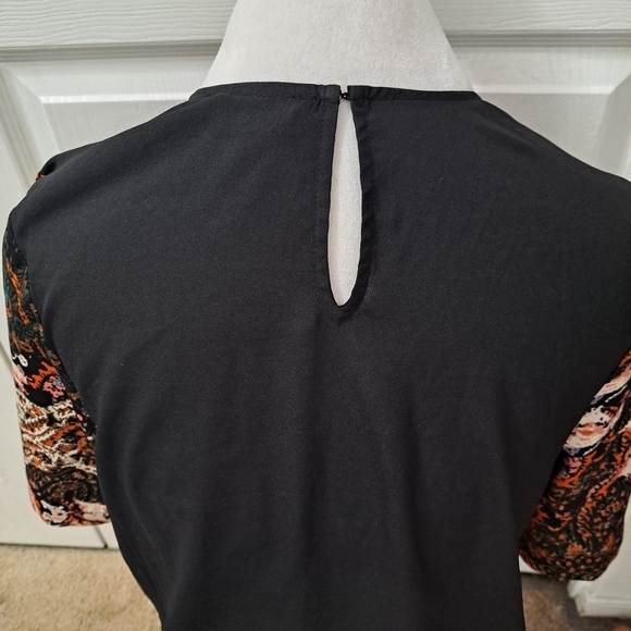 Wayf Floral & Paisley Side Slit Blouse  Size M - Picture 4 of 13